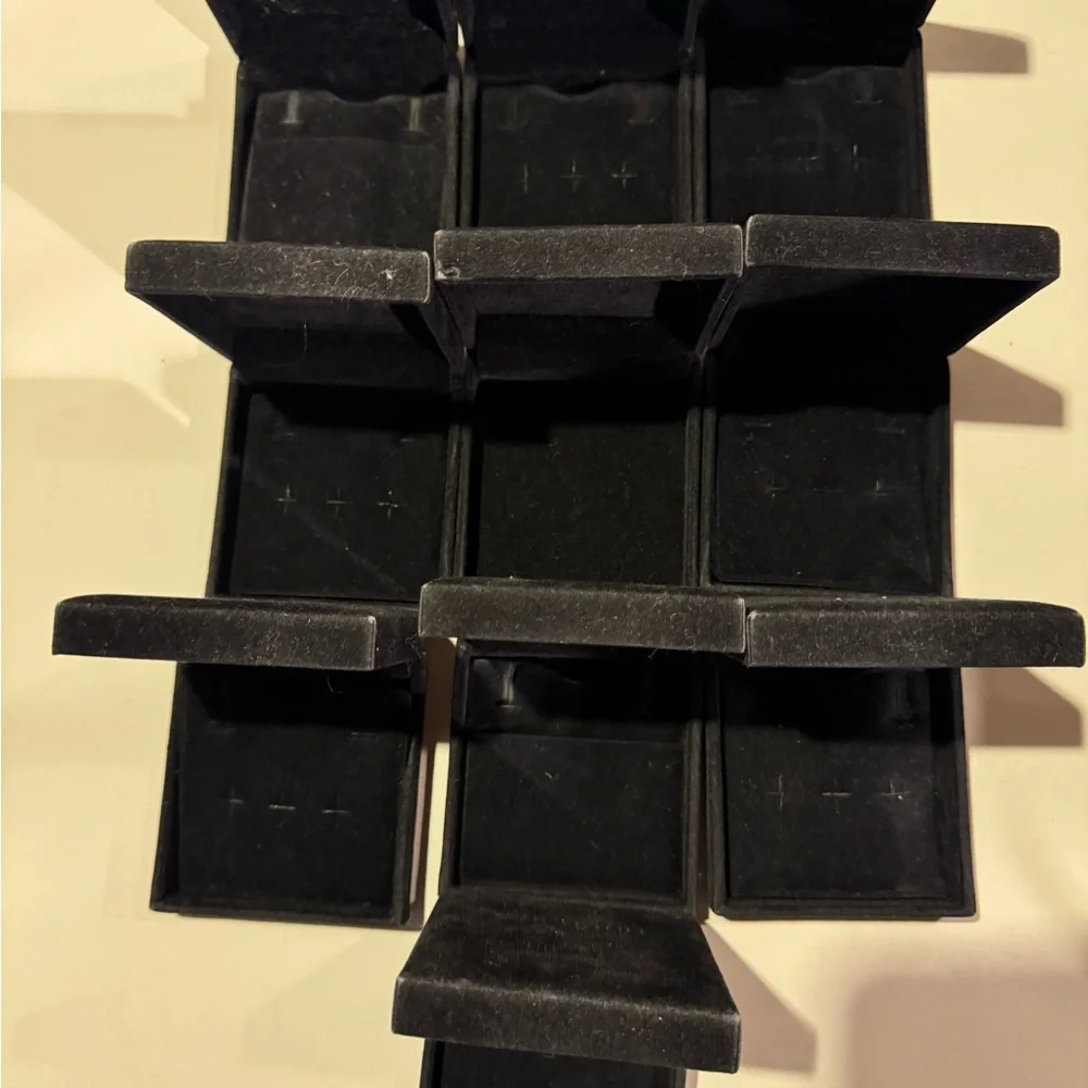 Valentino Bijoux Black and Gold Boxes - Picture 3 of 3